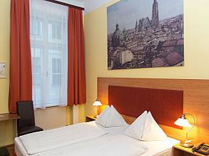 PENSION LEHRHAUS** Park-Villa Hotelbetriebsges.m.b.H.